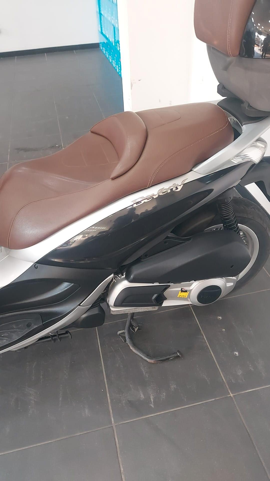 Piaggio Beverly 300 BASE