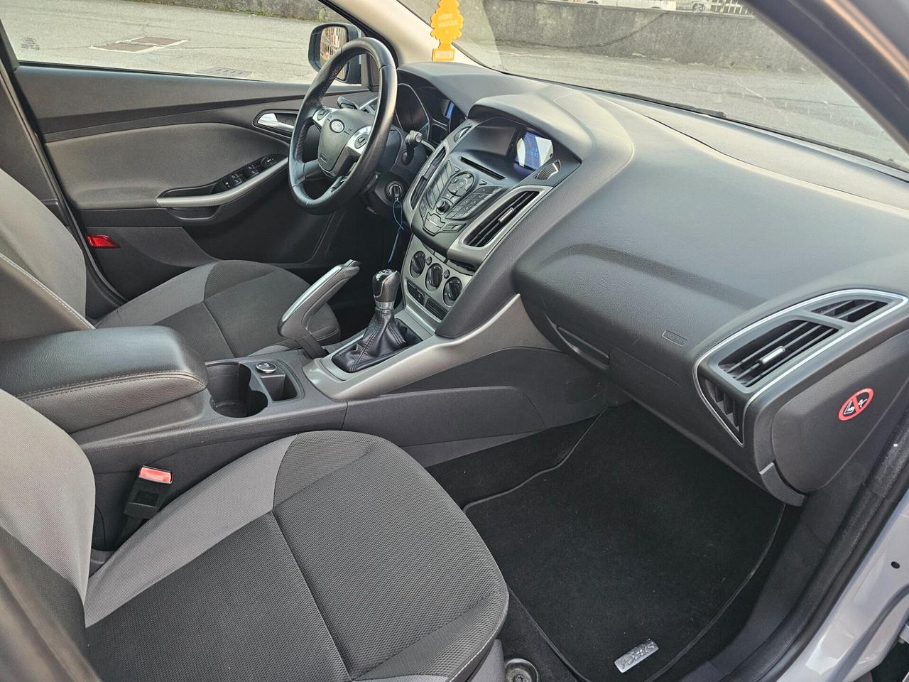 Ford Focus 1.6 benzina