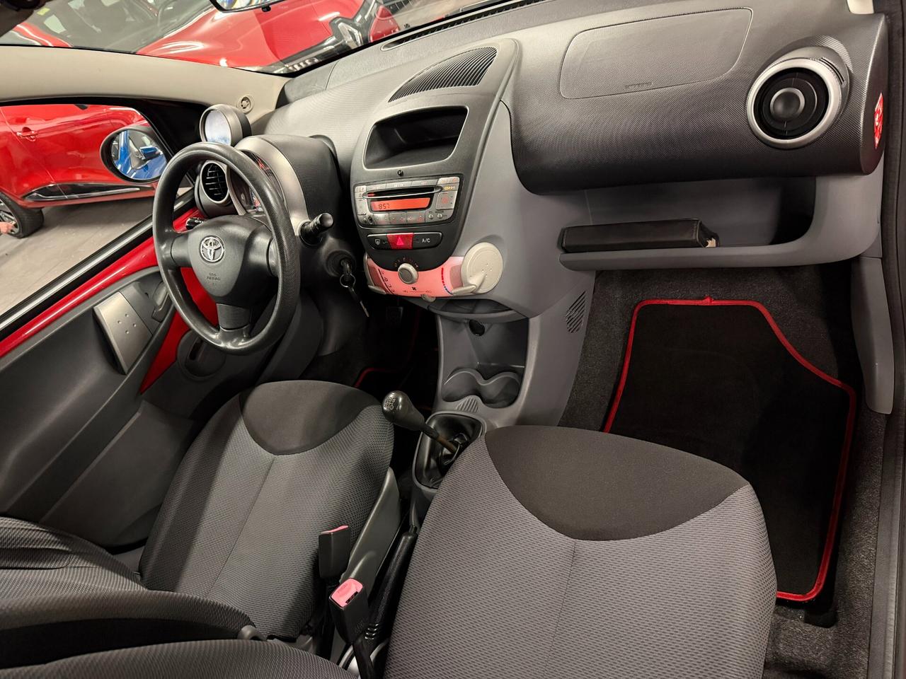 Toyota Aygo 1.0 12V VVT-i 5 porte Sol