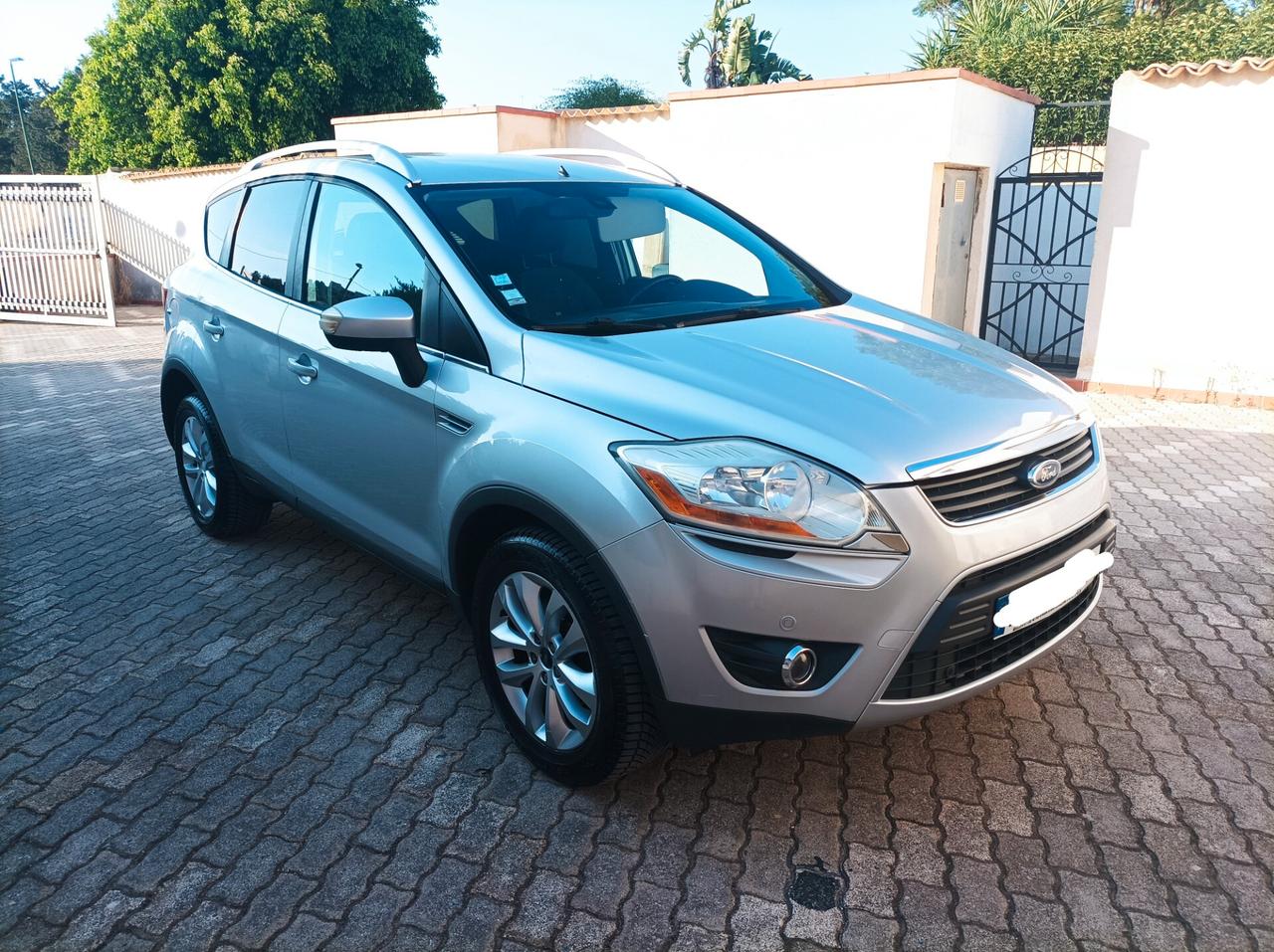 Ford Kuga Kuga+ 2.0 TDCi 136 CV 2WD DPF