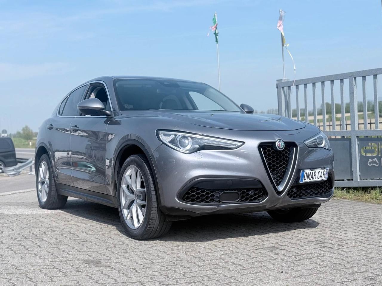 Alfa Romeo Stelvio 2.0 Turbo 280 CV AT8 Q4 GANCIO TRAINO