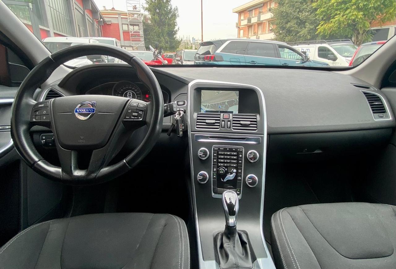Volvo XC 60 XC60 D3 Geartronic R-design Momentum