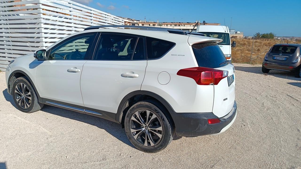 Toyota RAV 4 RAV4 2.0 D-4D 4WD Style White Ed.