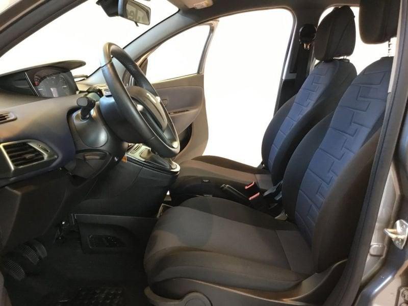 Lancia Ypsilon 1.0 FireFly 5 porte S&S Hybrid Platino