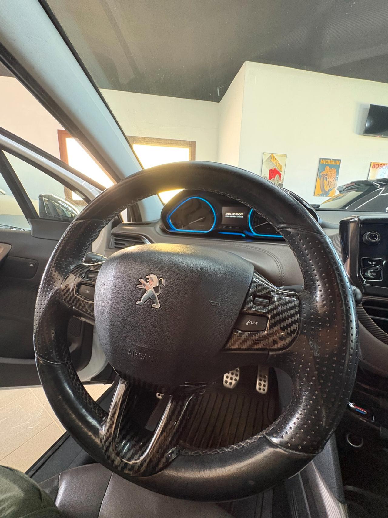 Peugeot 2008 1.6 e-HDi 115 CV Stop&Start Féline