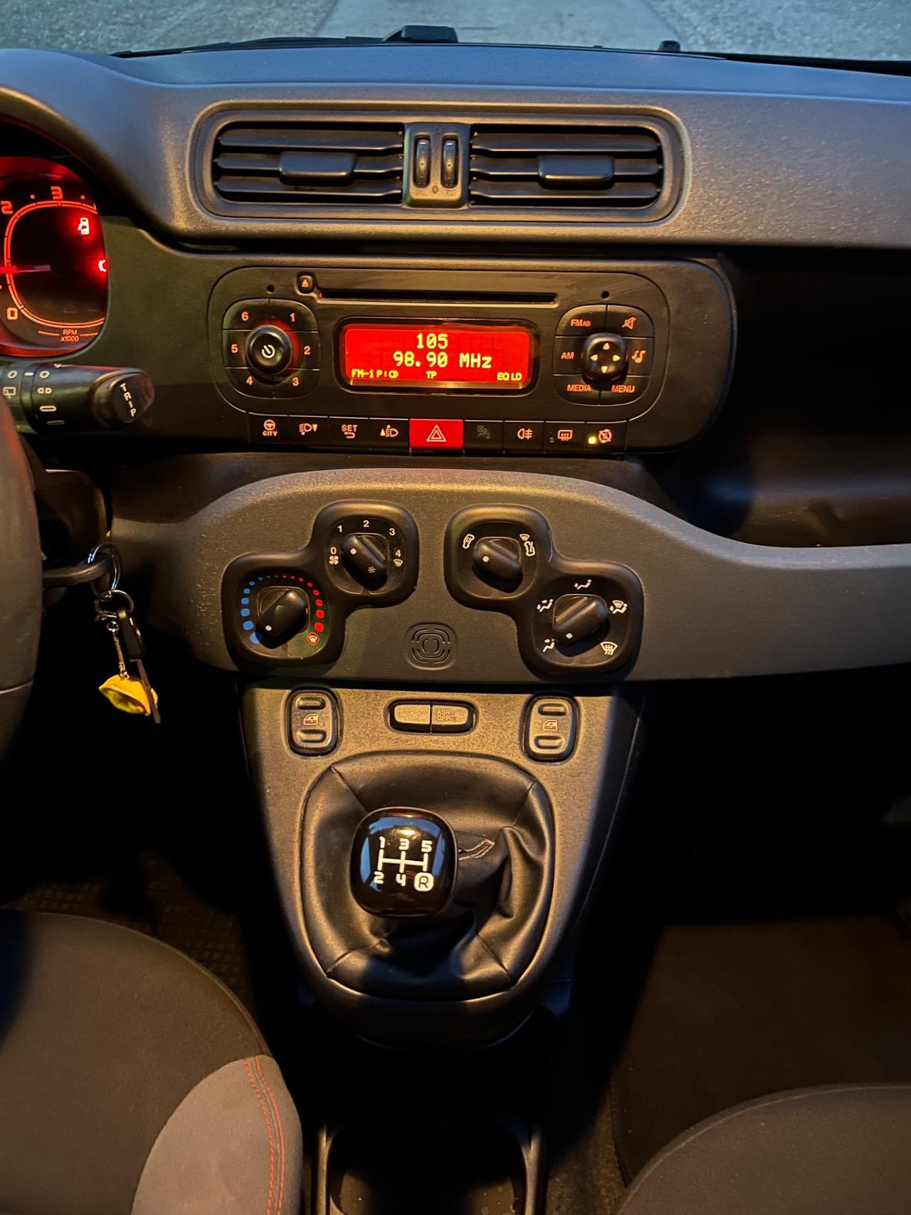 Fiat Panda 1.3 MJT 95 CV - Lounge - Diesel Euro 6