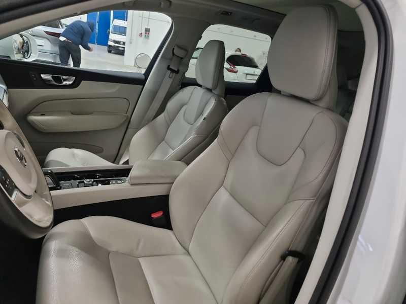 VOLVO XC60 D4 AWD Geartronic Business Plus