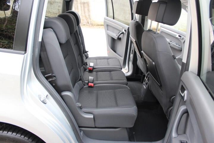 Volkswagen Touran Business 1.6 TDI Comfortline 7 POSTI 8 PNEUMATICI SU CERCHIO IN LEGA ORIGINALE