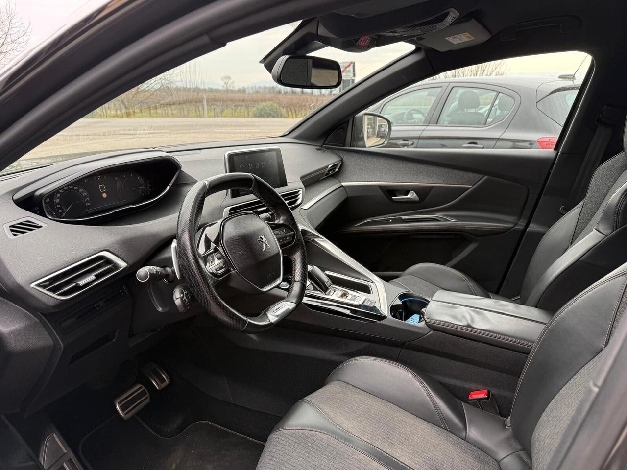 Peugeot 3008 1.5 Diesel Cambio Automatico Neopatentati