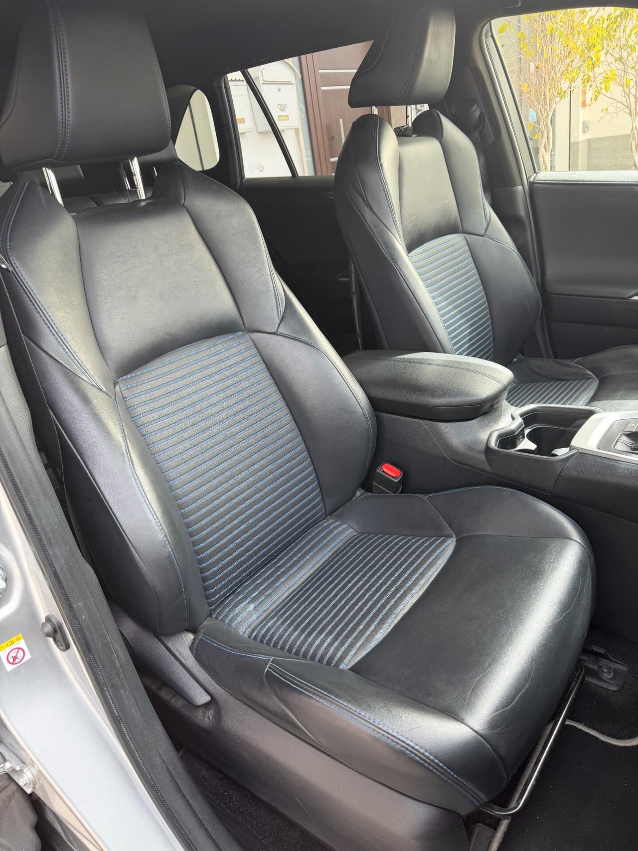 Toyota RAV 4 E-CVT 2WD STYLE