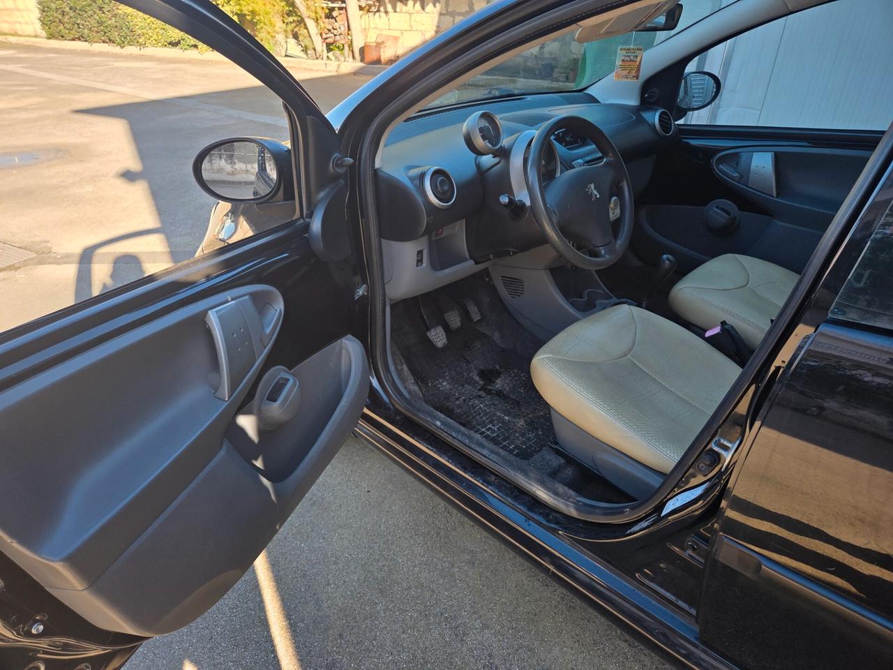 Peugeot 107 1.0 68CV 5p. Sweet Years