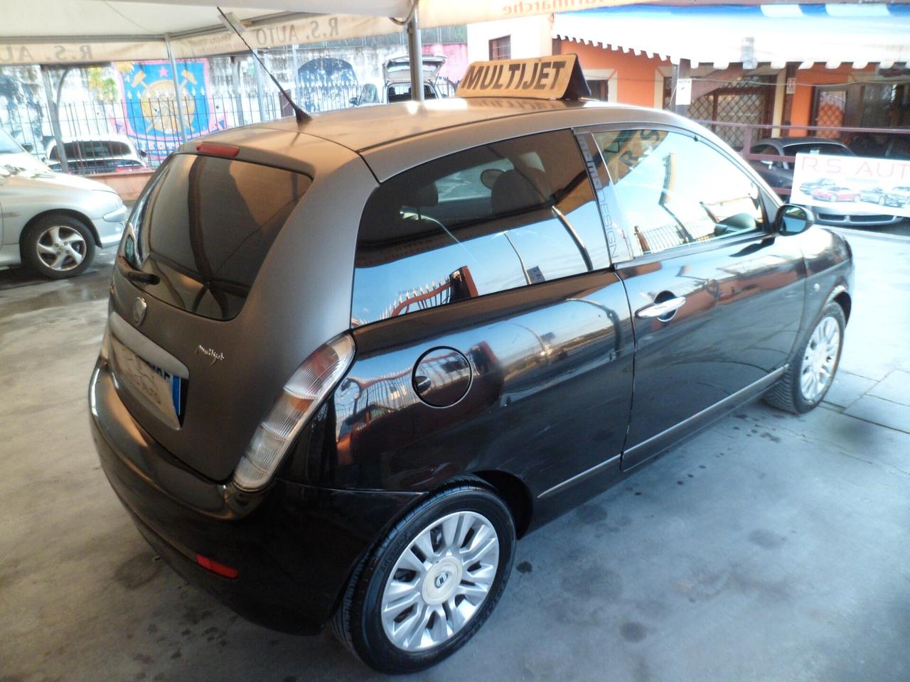 Lancia Ypsilon 1.3 MJT 90 CV MomoDesign 07