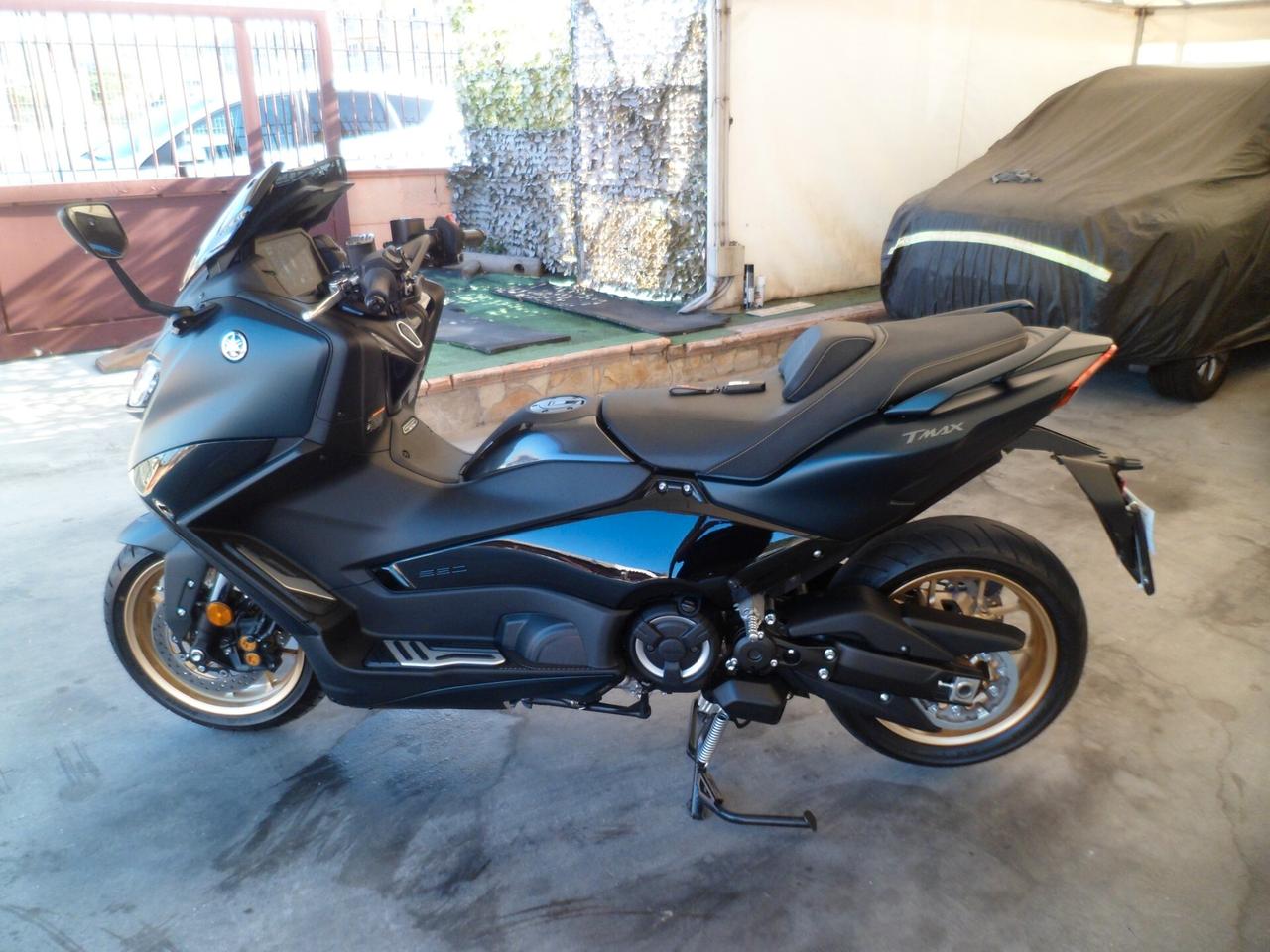 Yamaha T Max 560 tech max dark Petrol solo km480