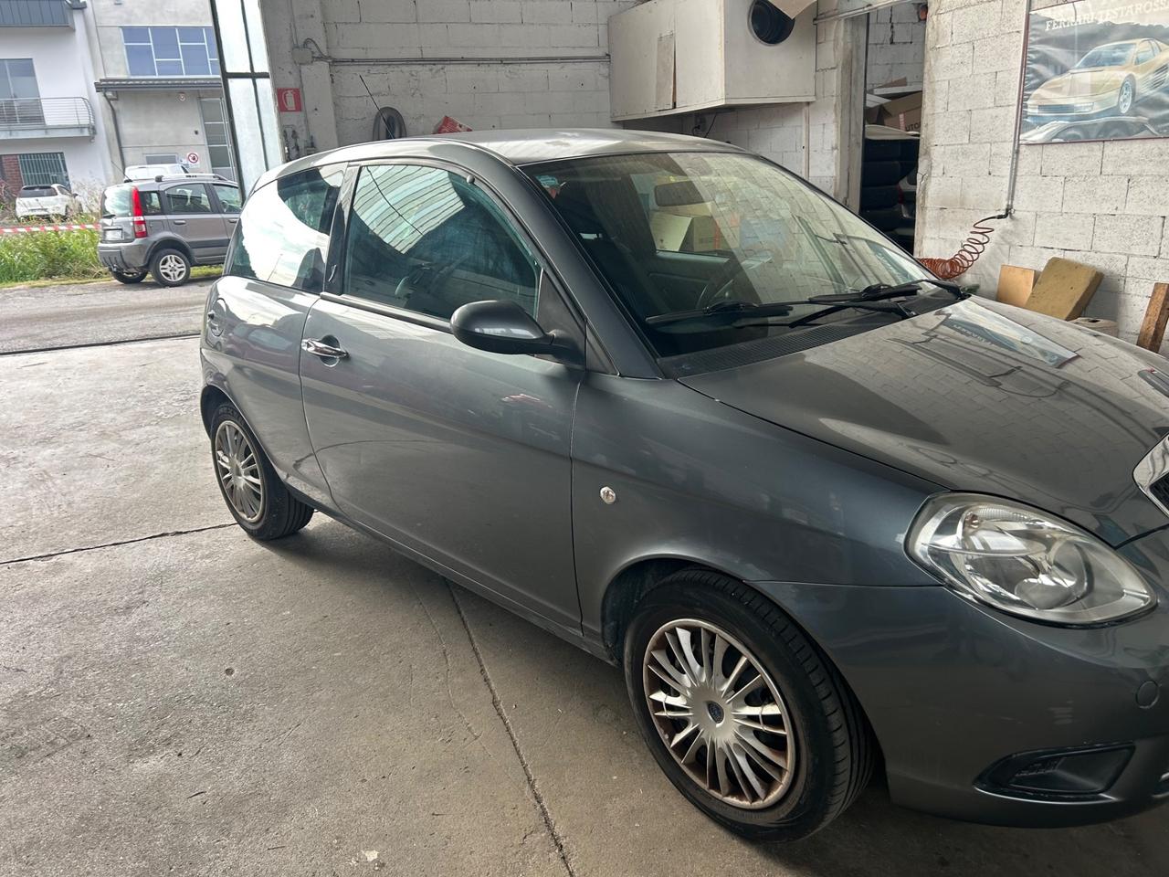 Lancia Ypsilon 1.2 Argento