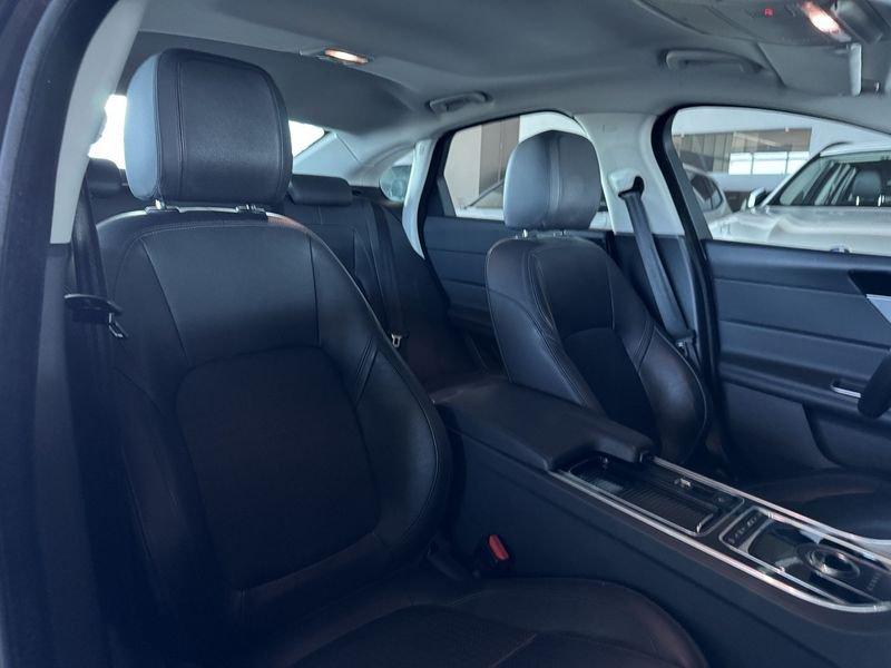 Jaguar XF 2.0D i4 180cv PRESTIGE AUTO