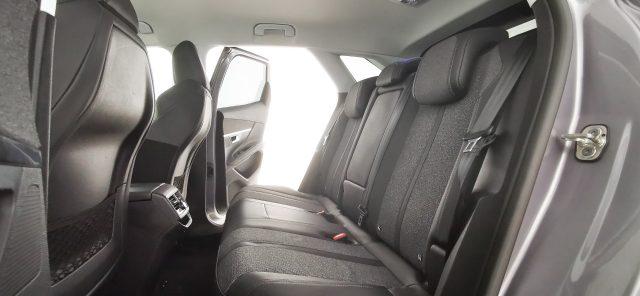 PEUGEOT 3008 Hybrid 225 e-EAT8 Allure