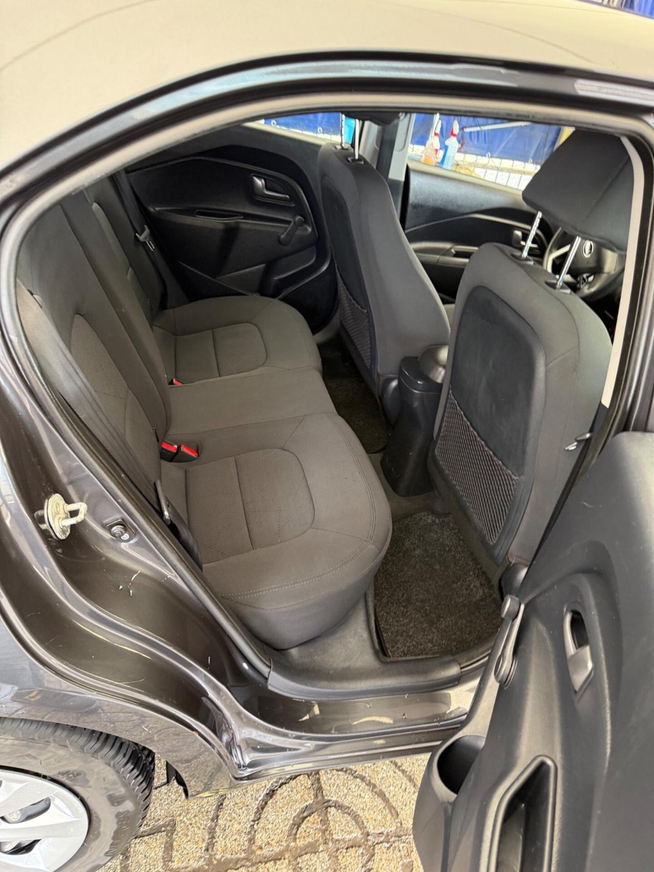 Kia Rio 1.1 CRDi WGT 5p. EX