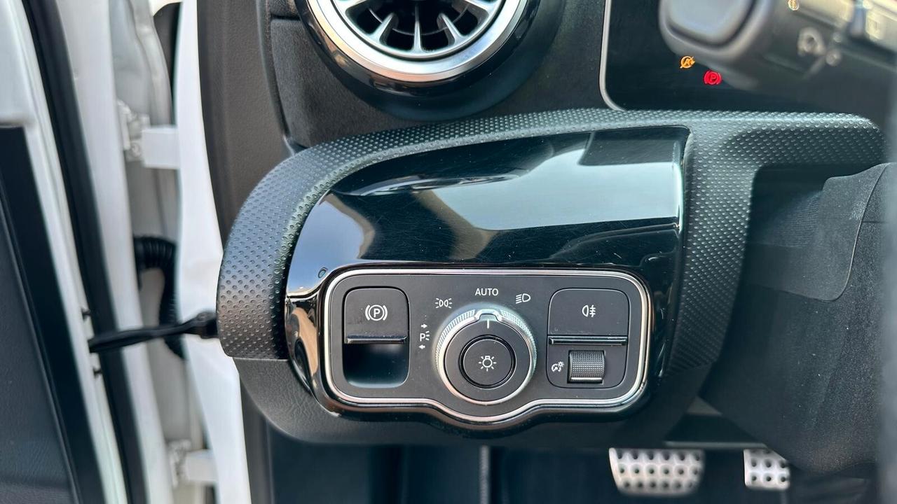 Mercedes-benz A 180 d PREMIUM PLUS AMG-UNICO PROPRIETARIO-MOD 2020- KM CERTIFICATI NESSUN VINCOLO DI FINANZIAMENTO