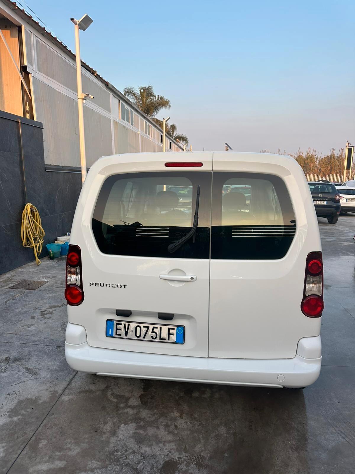 Peugeot Partner Tepee 1.6 HDi 92CV Outdoor