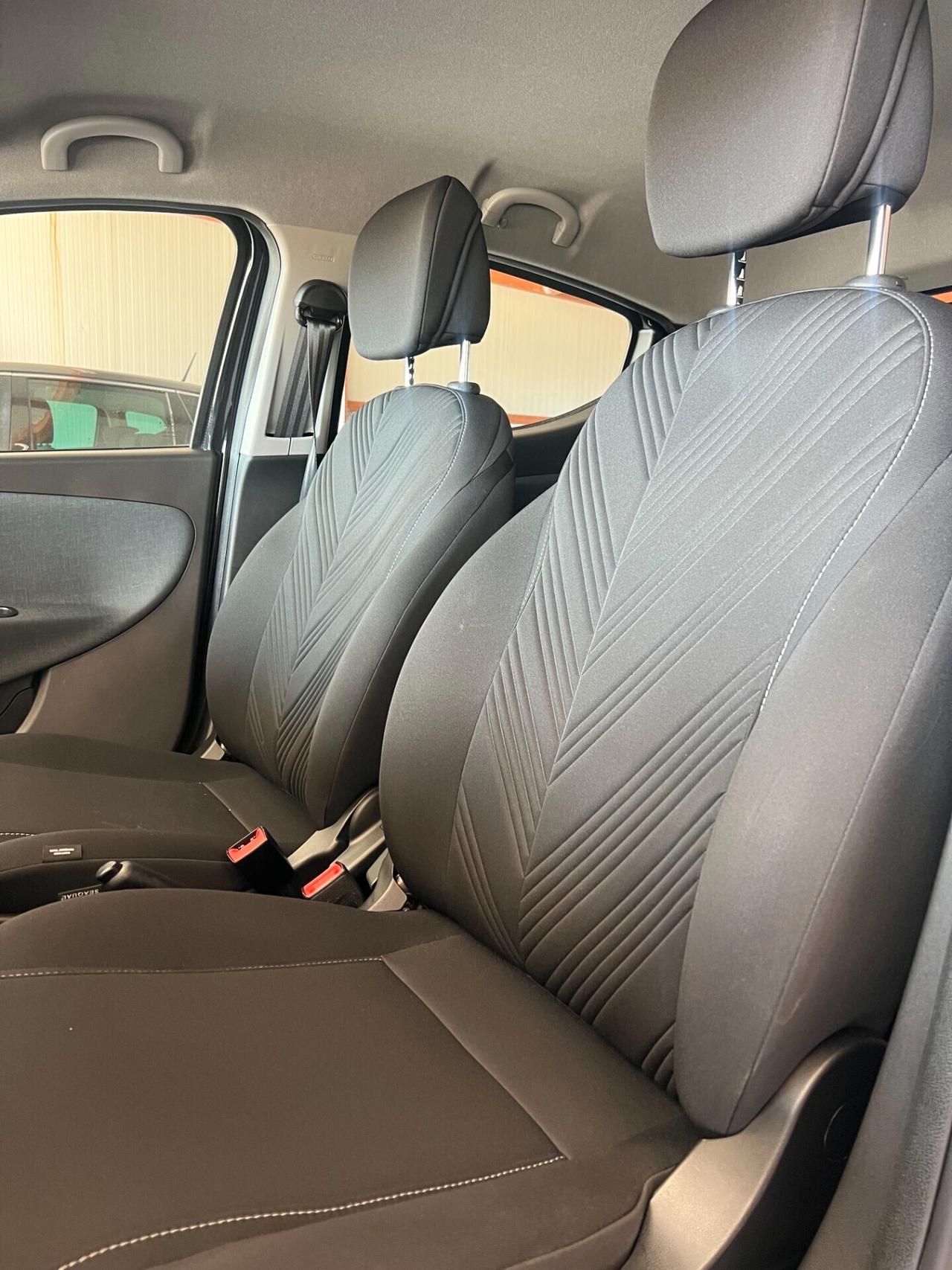Lancia Ypsilon 1.0 FireFly 5 porte S&S Hybrid Ecochic Gold