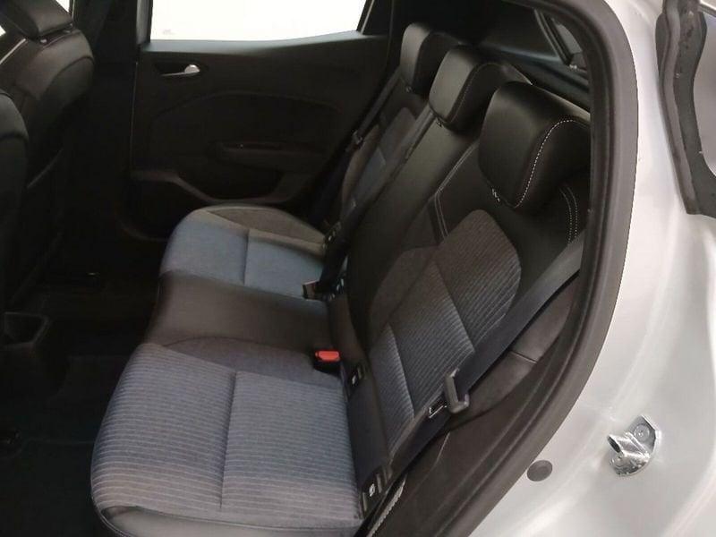 Renault Clio 1.6 E-Tech hybrid Intens 140cv auto my21