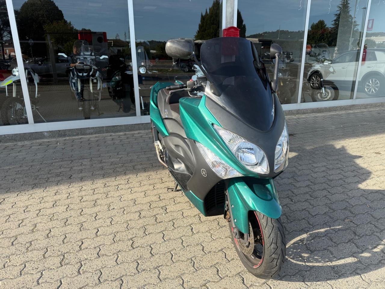 Yamaha T Max Akrapovic