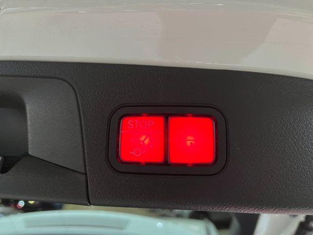 MERCEDES-BENZ GLA 200 d Autom. AMG Premium Plus LED MULTICOL/TELEC PARK