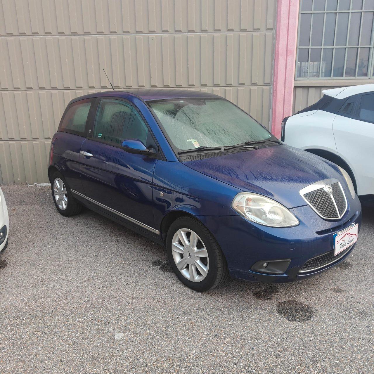 Lancia Ypsilon 3 Porte Ypsilon 1.2 8v New Oro (oro)