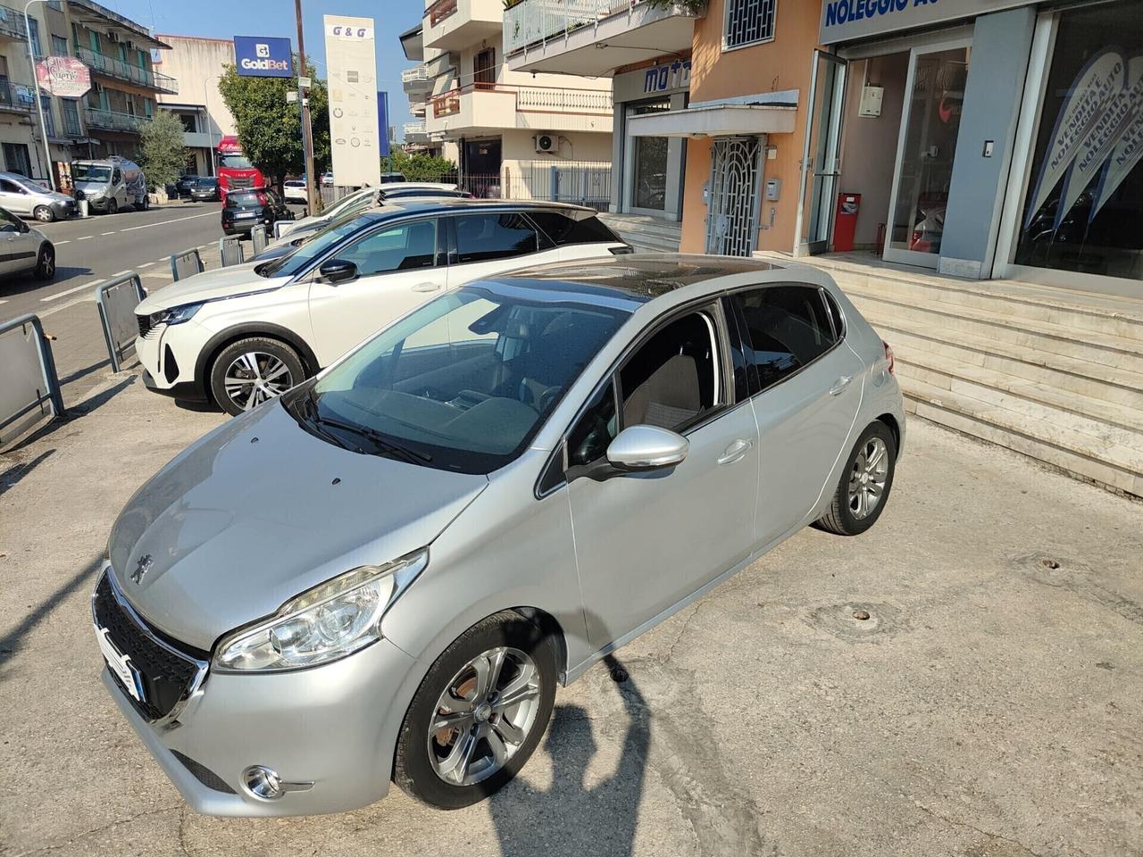 Peugeot 208 1.4 HDi 68 CV 5 porte