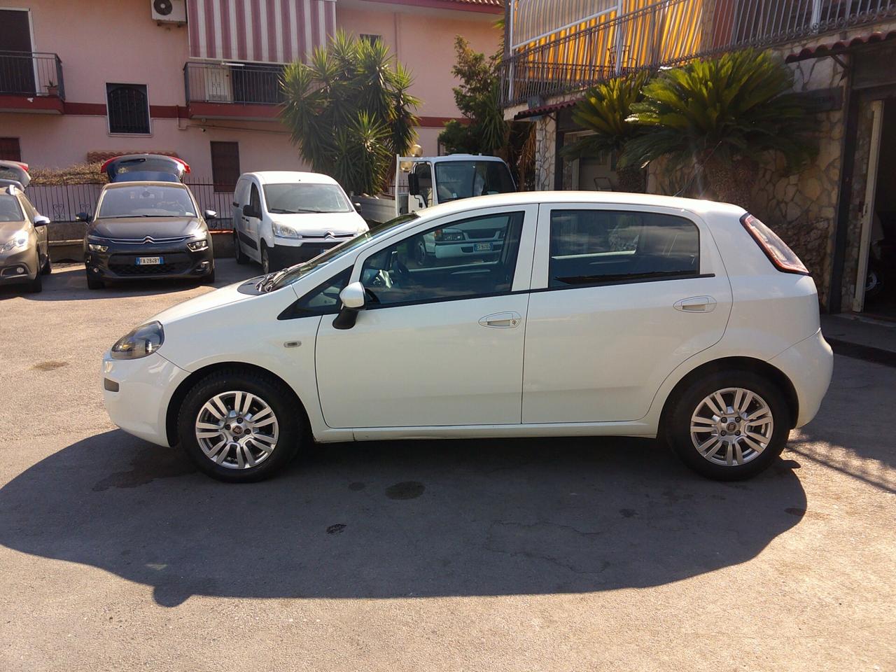 Fiat Punto 1.3 MJT II 75 CV 5 porte Lounge 15