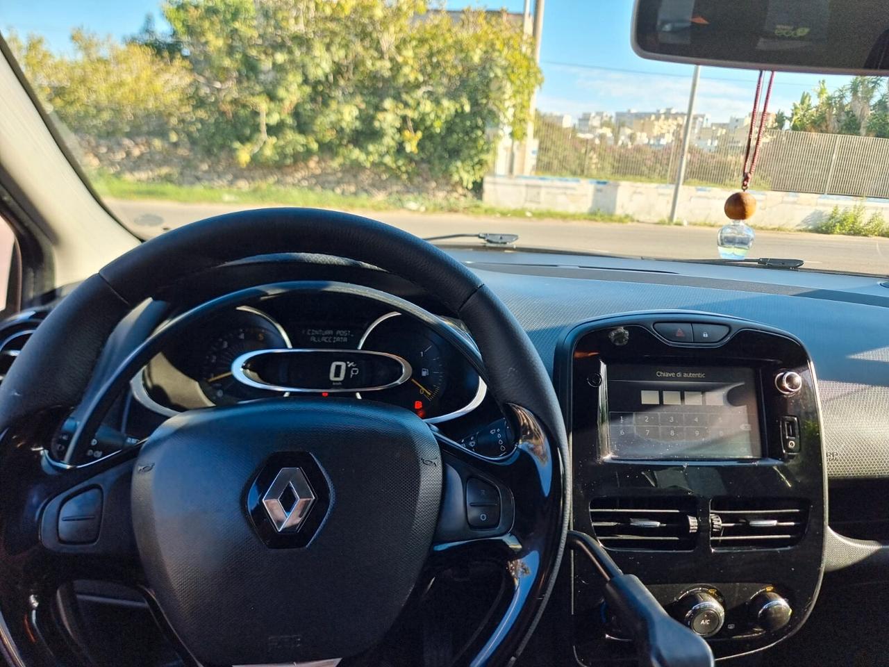 Renault Clio 1.5 dCi 8V 75CV 5 porte Live Automatico e con ausilio per disabili