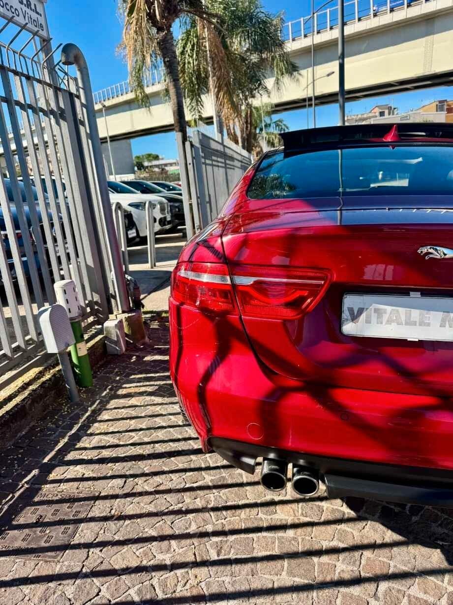 JAGUAR XE 2.0 D aut. Portfolio 180 CV