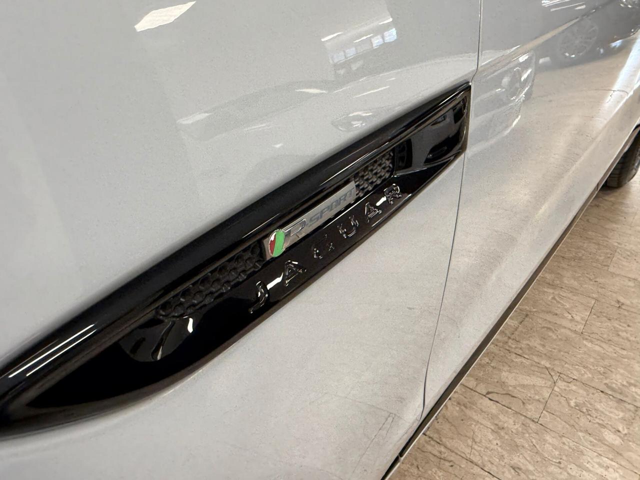 Jaguar F-Pace 2.0 D 180 CV AWD Portfolio