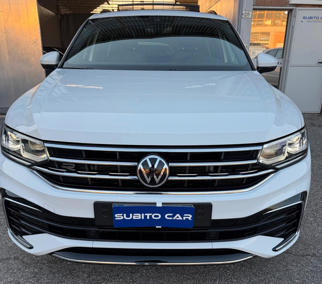 Volkswagen Tiguan 2.0 TDI 200 CV SCR DSG 4MOTION R-Line TETTO APRIBILE E GANCIO TRAINO