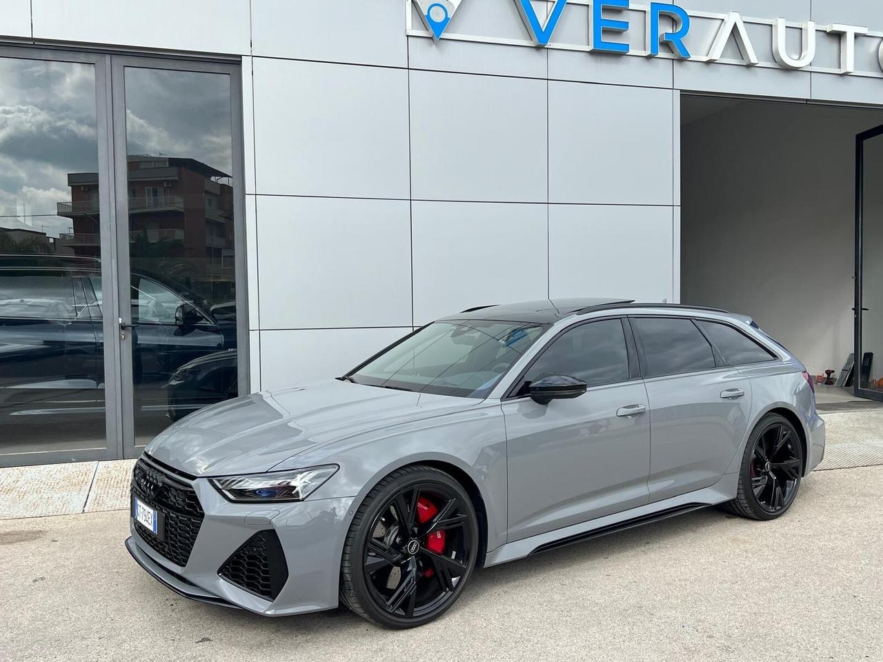 Audi RS6 Avant quattro possibilità noleggio no scoring