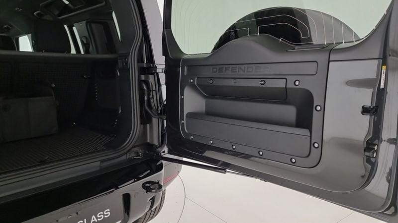 Land Rover Defender D200 AWD Auto 110 X-Dynamic SE