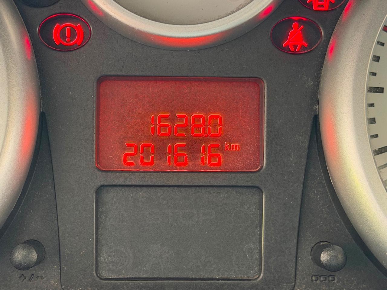 Peugeot 207 1.4 8V 75CV 3p. X Line