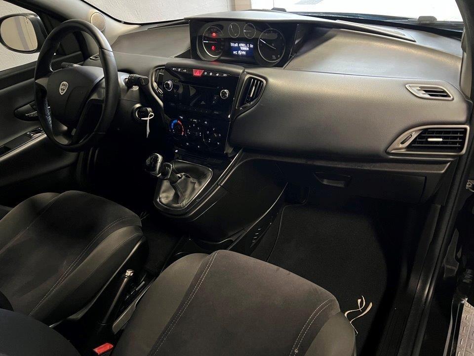Lancia Ypsilon 1.2 Silver