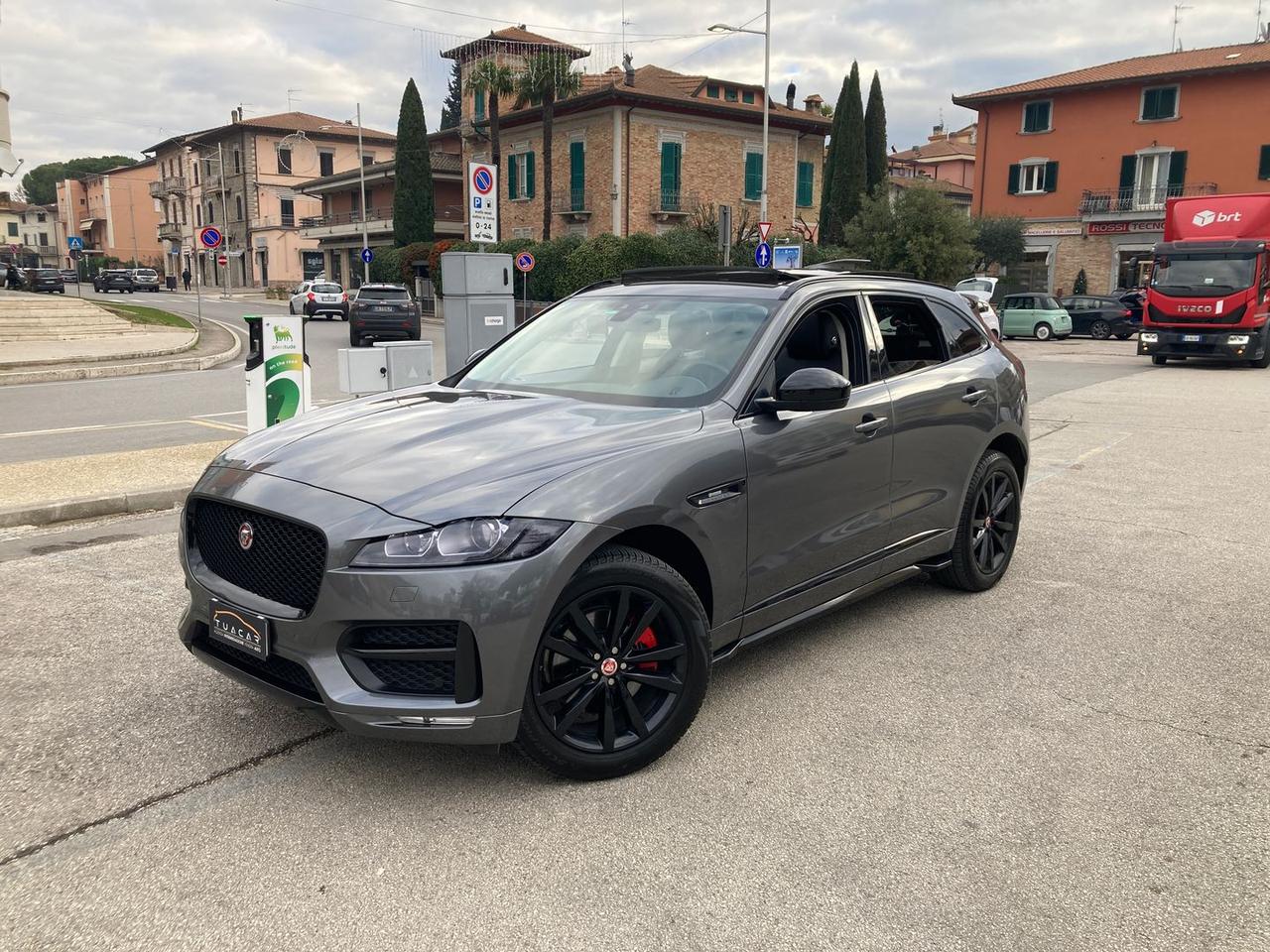 Jaguar F-Pace 2.0 20d Turbo R- #8436