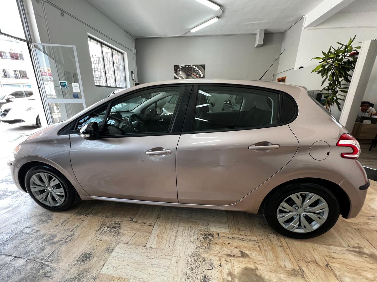 Peugeot 208 1.6 e-HDi 92 CV Stop&Start 5 porte Allure