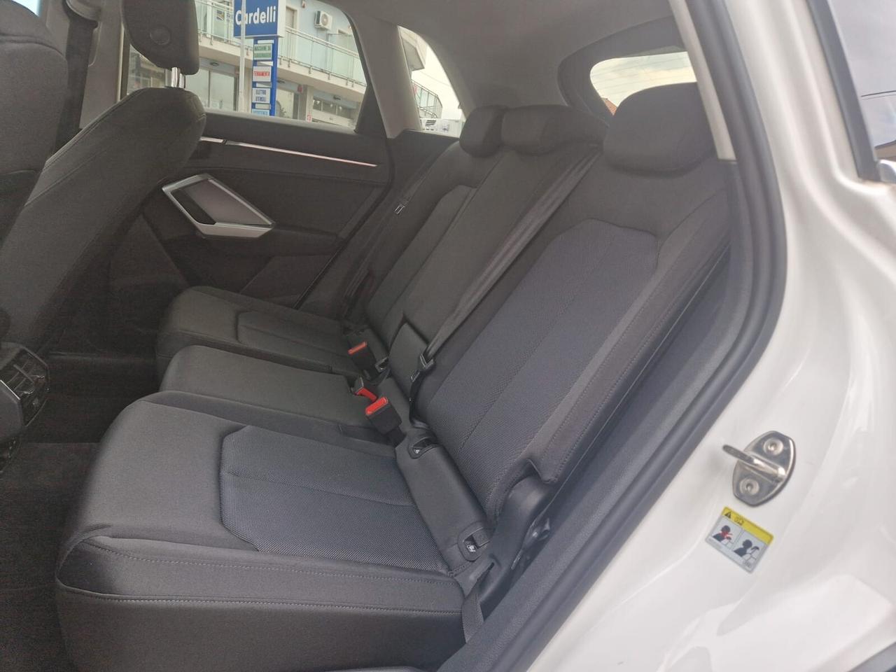 Audi Q3 40 TDI quattro S tronic Business Advanced