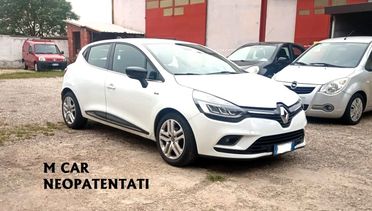 Renault Clio TCe 12V 75 CV 5 porte Moschino Intens neopatentati