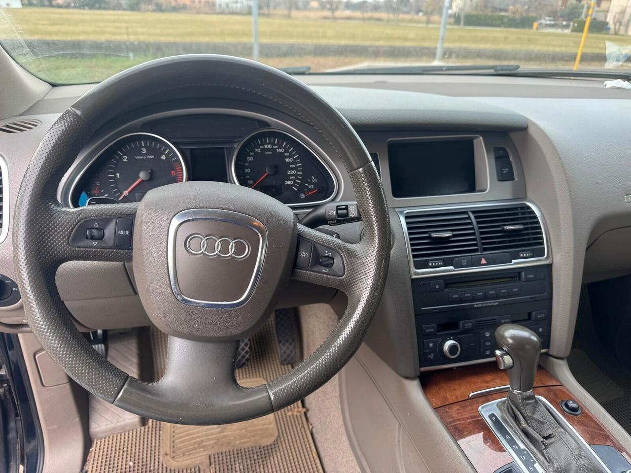 Audi Q7 3.0 V6 TDI 233CV quattro tiptronic