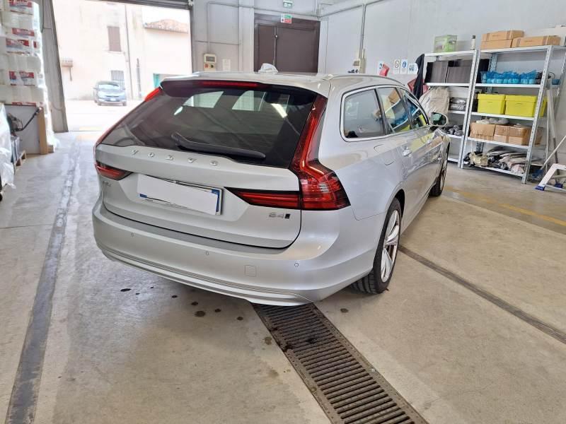 Volvo V90 2.0 B4 Momentum Business Pro AWD Geartronic