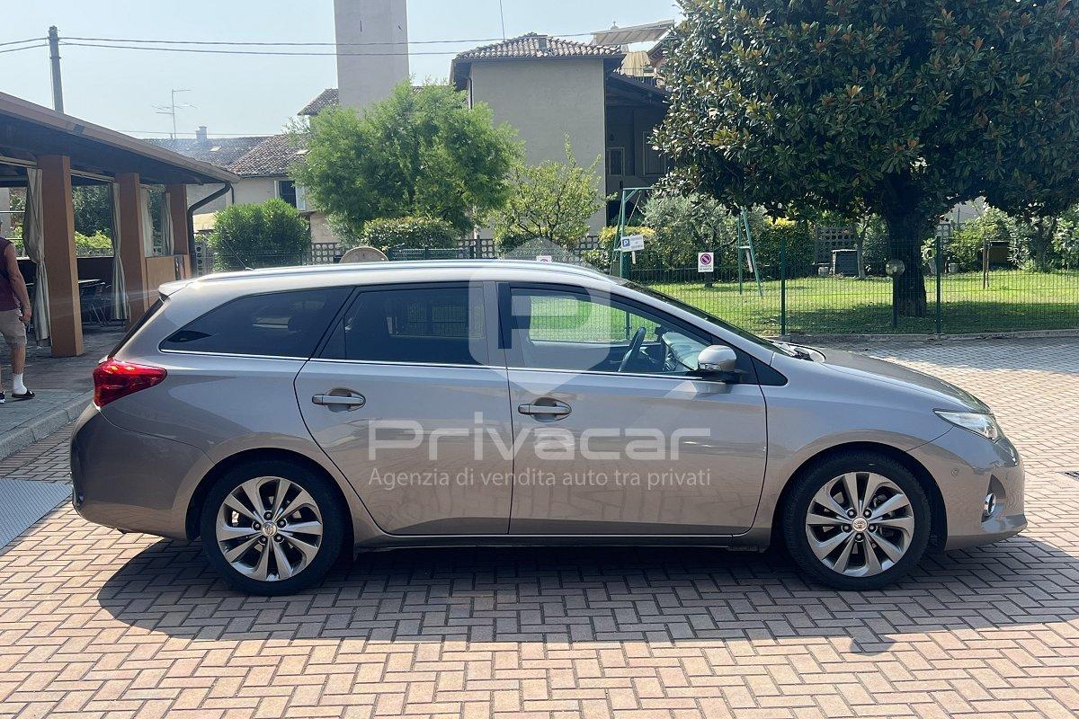 TOYOTA Auris Touring Sports 1.8 Hybrid Lounge