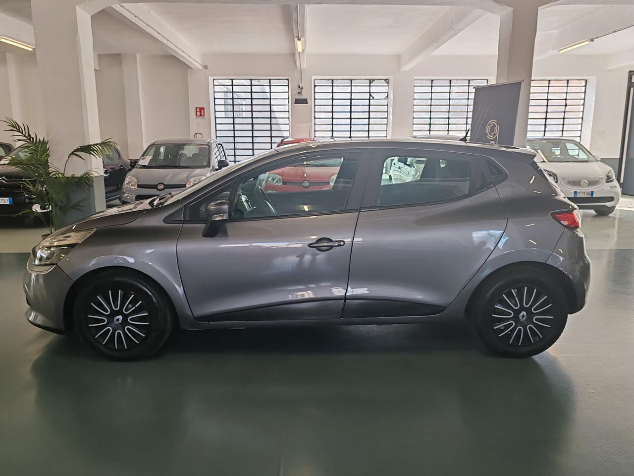 Renault Clio 1.2 75CV 5 porte Wave