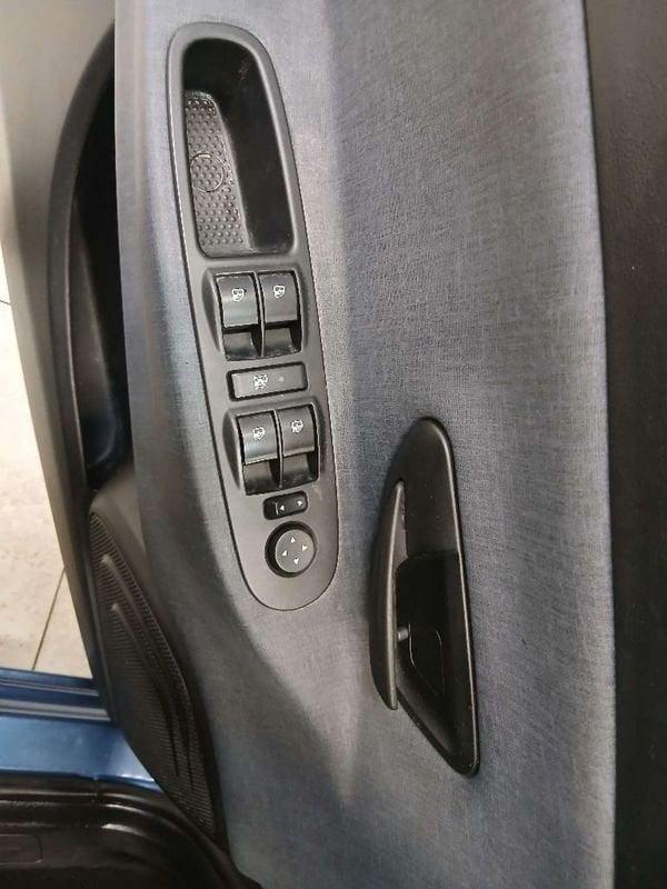 Lancia Ypsilon 1.0 firefly hybrid Gold s&s 70cv