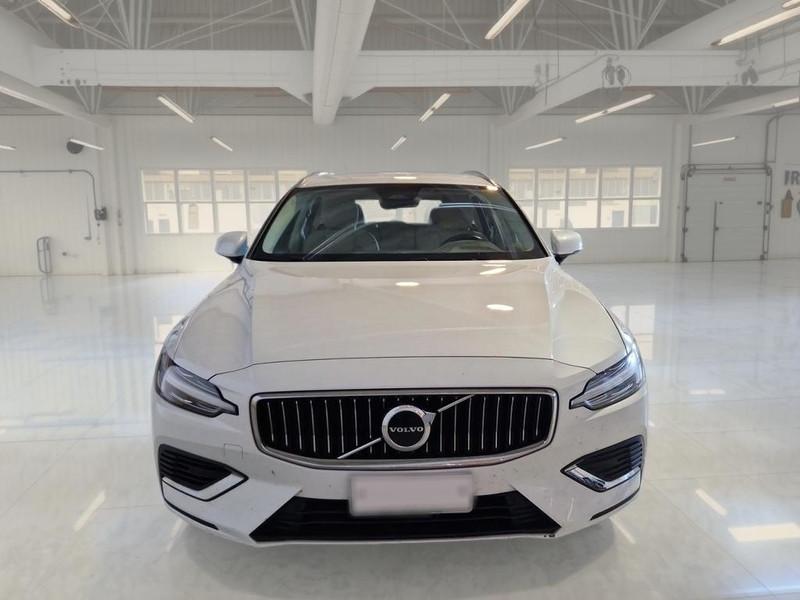 VOLVO V60 T6 plug-in AWD autom. ESSENTIAL WAGON