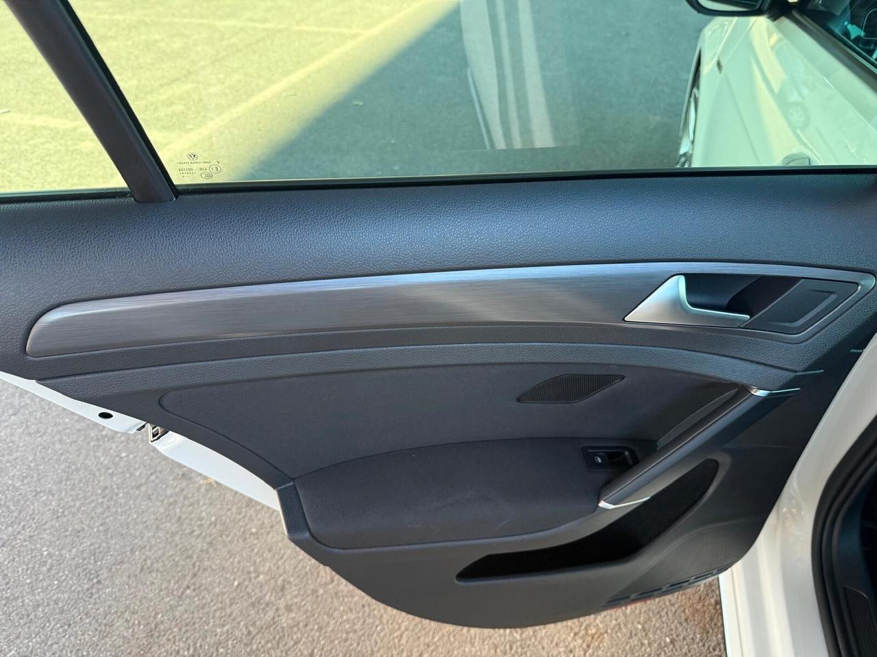 Volkswagen Golf 1.6 TDI 115 CV 5p R line