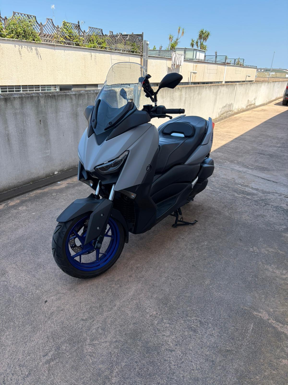 Yamaha X-Max 300